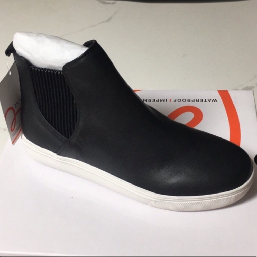 Blondo Gennie Black High Tennis Shoe 7.5